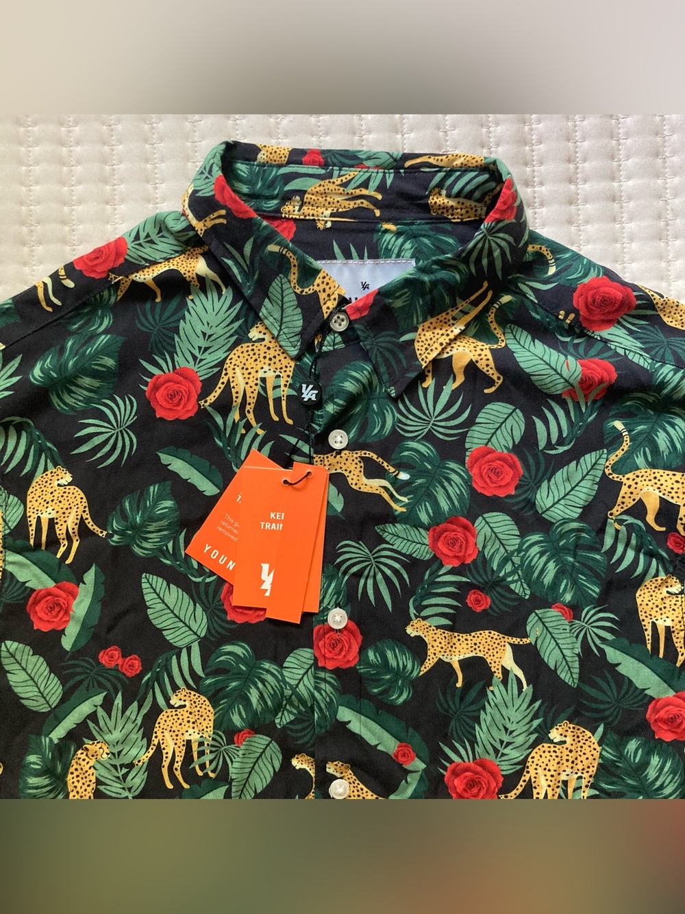 Youngla Short Sleeve Button Up Hawaiian Shirt Men’s Large Tropical Cheetah NWT